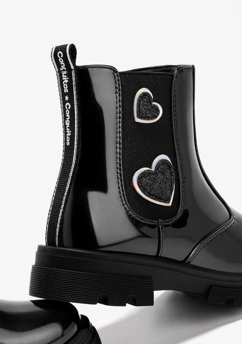 Botas-Conguitos Botas Femininas Com Coracoes Pretos Em Couro Envernizado