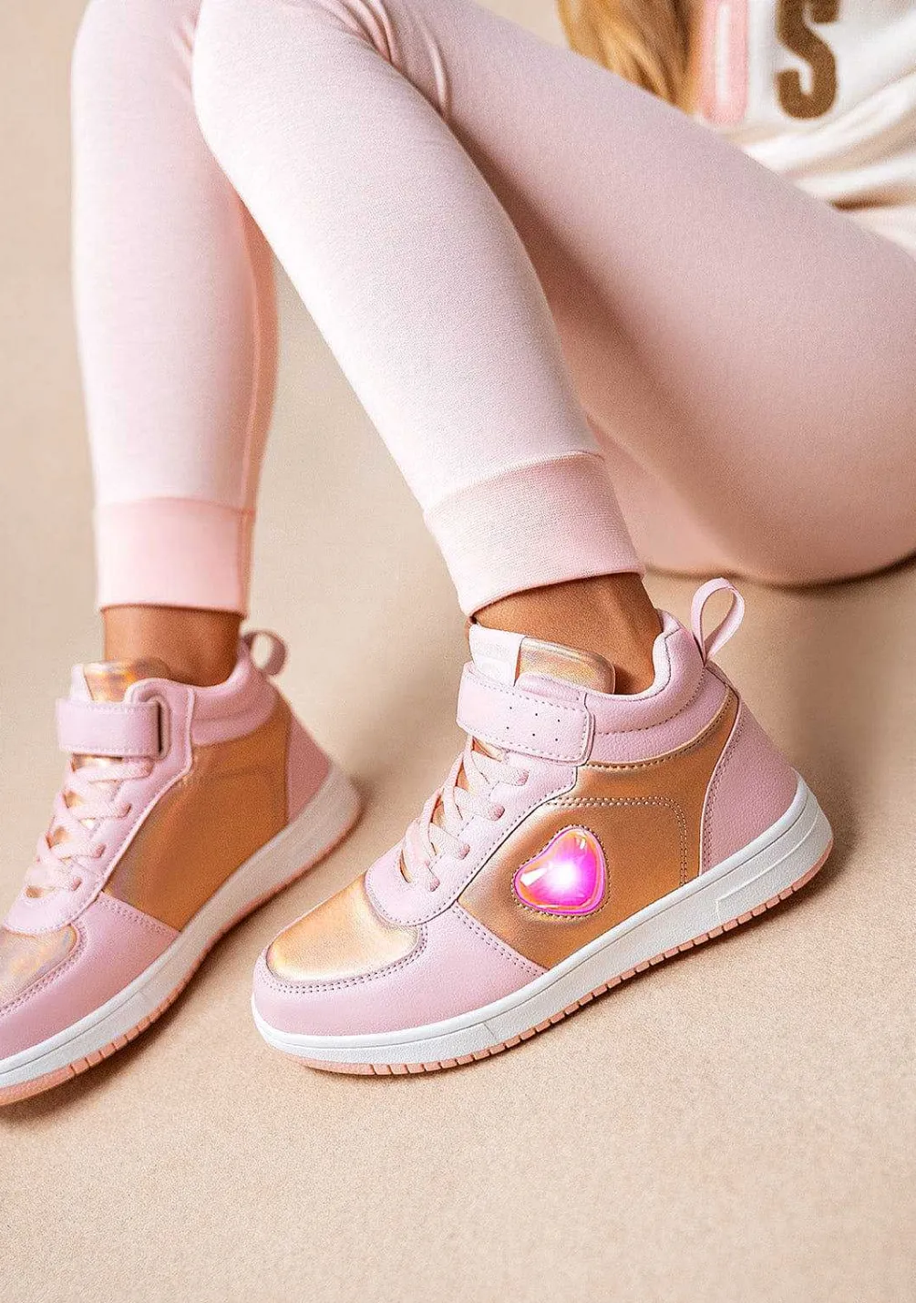 Tênis Com Luzes-Conguitos Tênis Feminino Cano Alto Rosa Com Luzes Coracao
