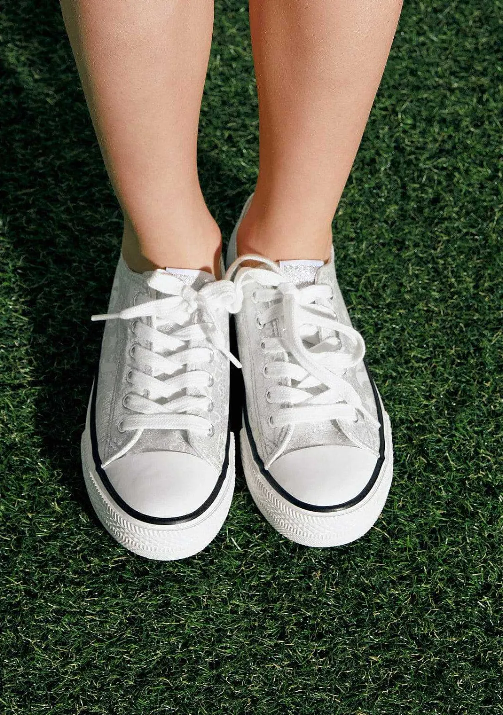Sapatos De Menina-Conguitos Tênis Prateados Que Brilham No Escuro